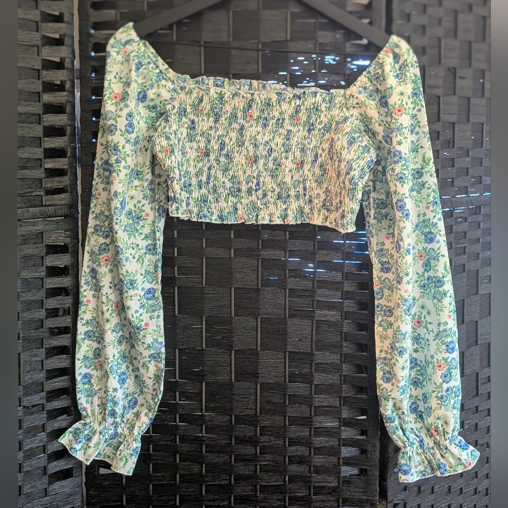 Boohoo Green White Puff Sleeve Smocked Crop Blouse Summer Sz 6 Women's Feminine